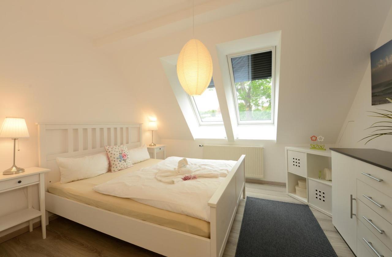 Ferienwohnung Seestern Fuer 6 Personen Mit Kamin & Terrasse Болтенхаген Екстериор снимка